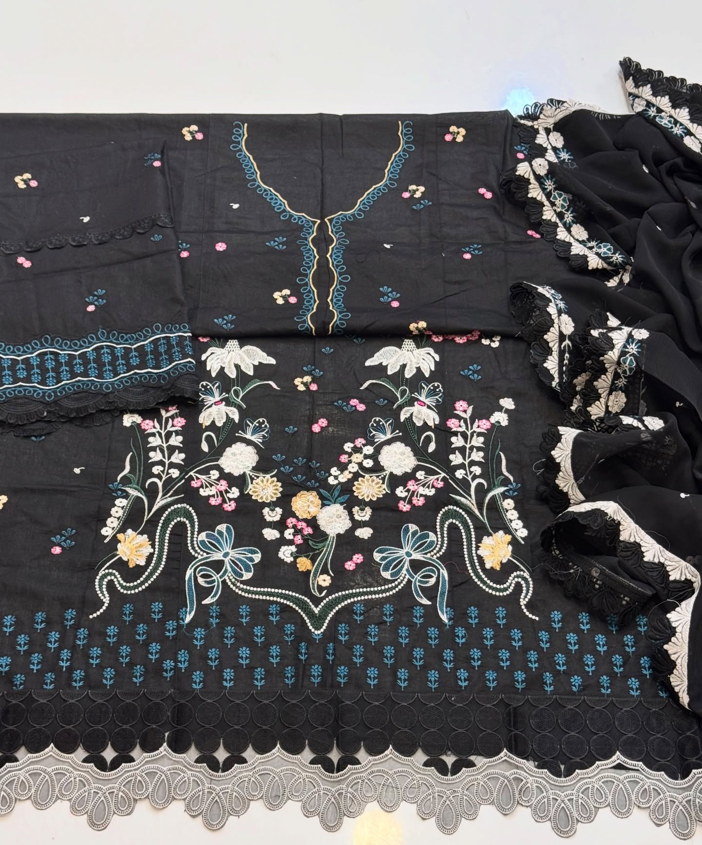 Republic Black Luxury Lawn Collection Replica - Image 4