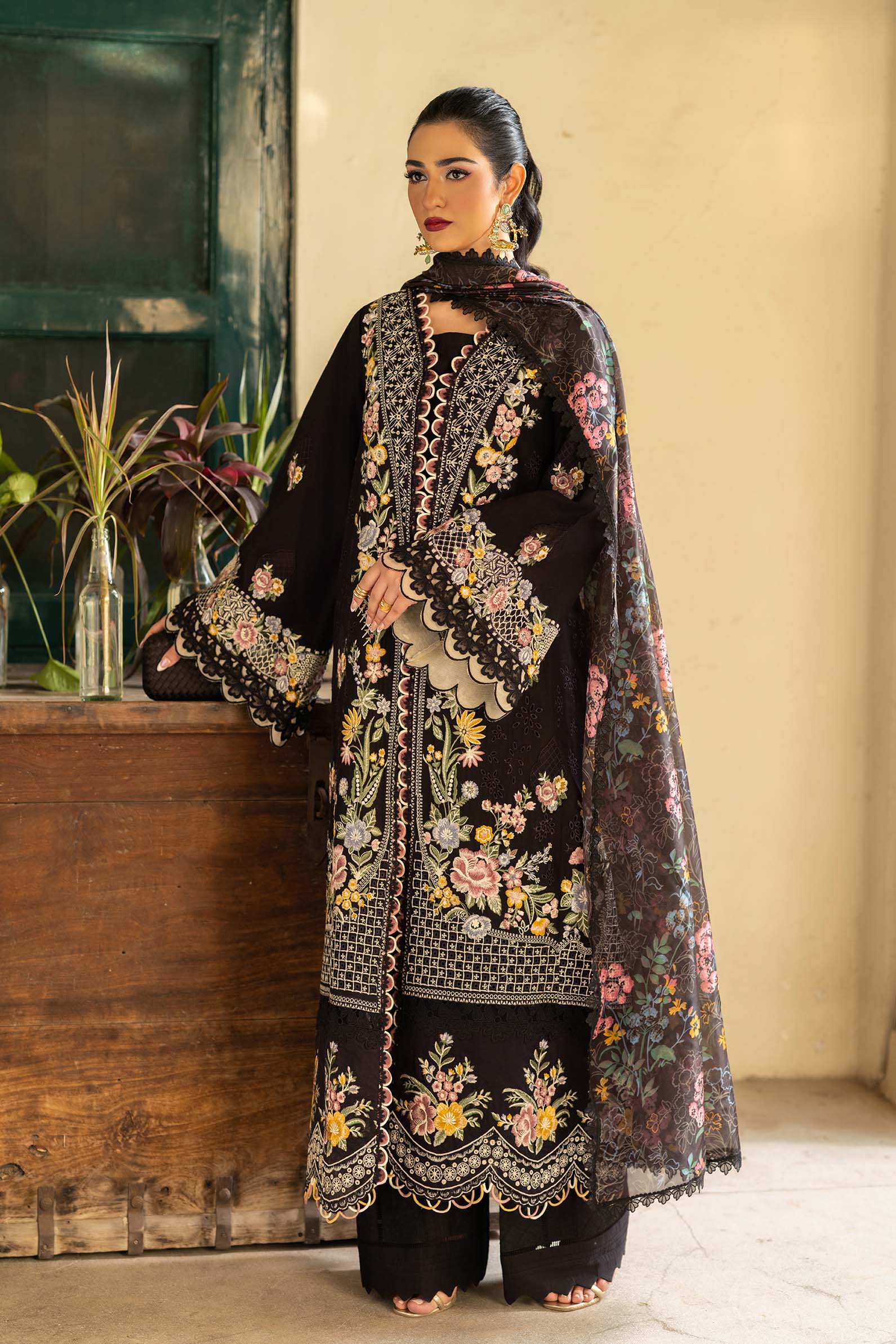 Alternative view of Maryam Hussain Black Luxury Lawn Collection Replica