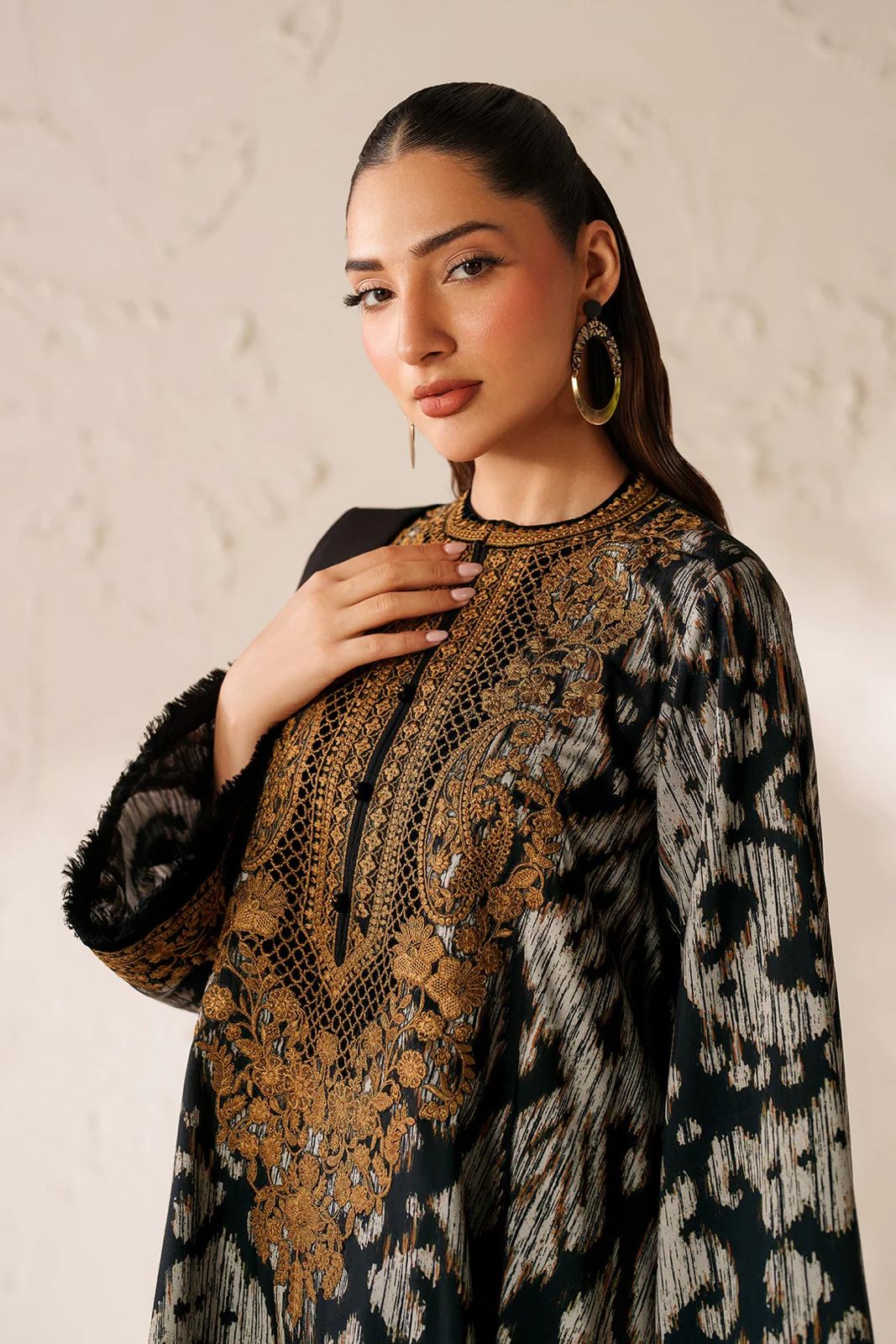 Shrenz 3 Piece Stitched Lawn Pret Collection - Image 3