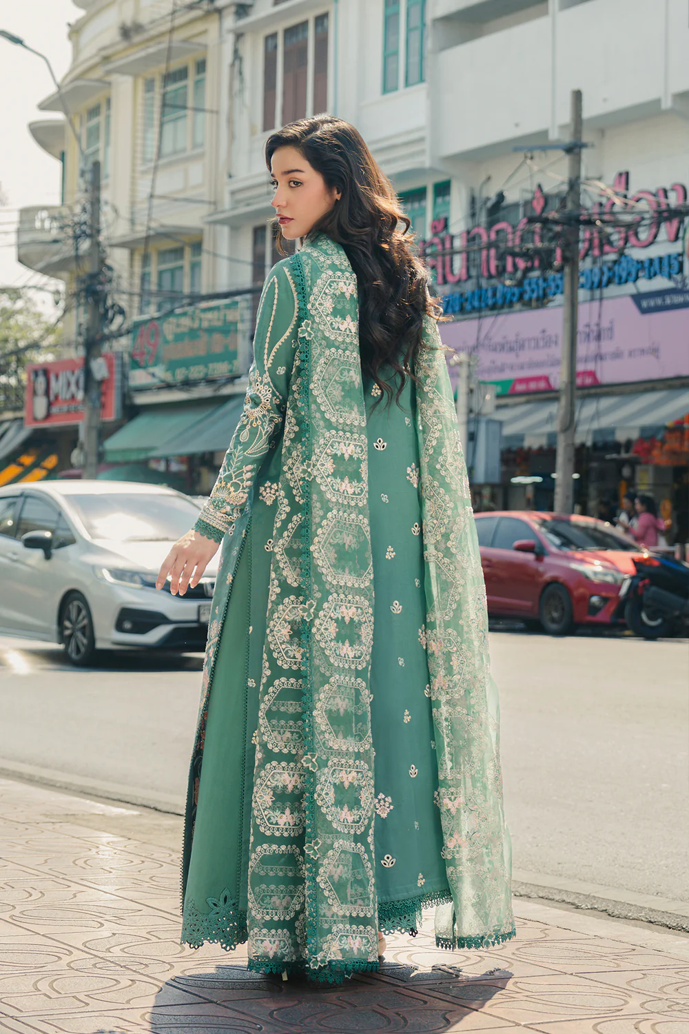 Alternative view of Afrozeh Green Luxury Lawn Collection Replica