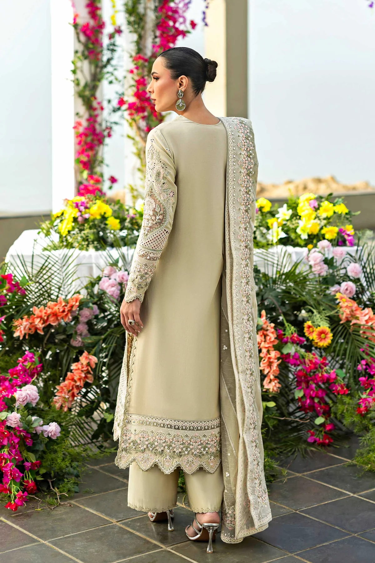 Alternative view of Akbar Aslam Pistachio Luxury Lawn Collection Replica