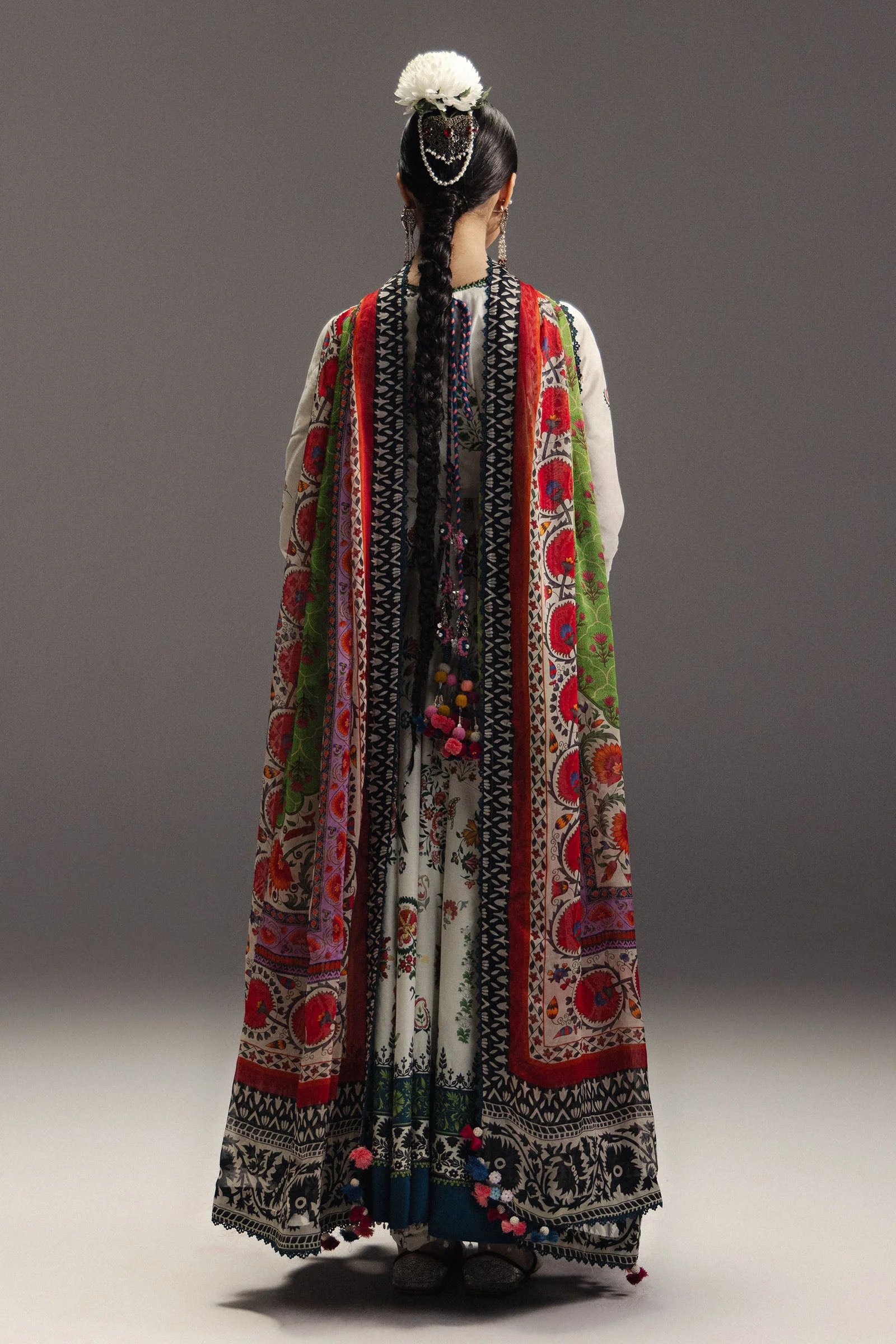 Alternative view of Zara Shahjahan White Silk Collection Replica