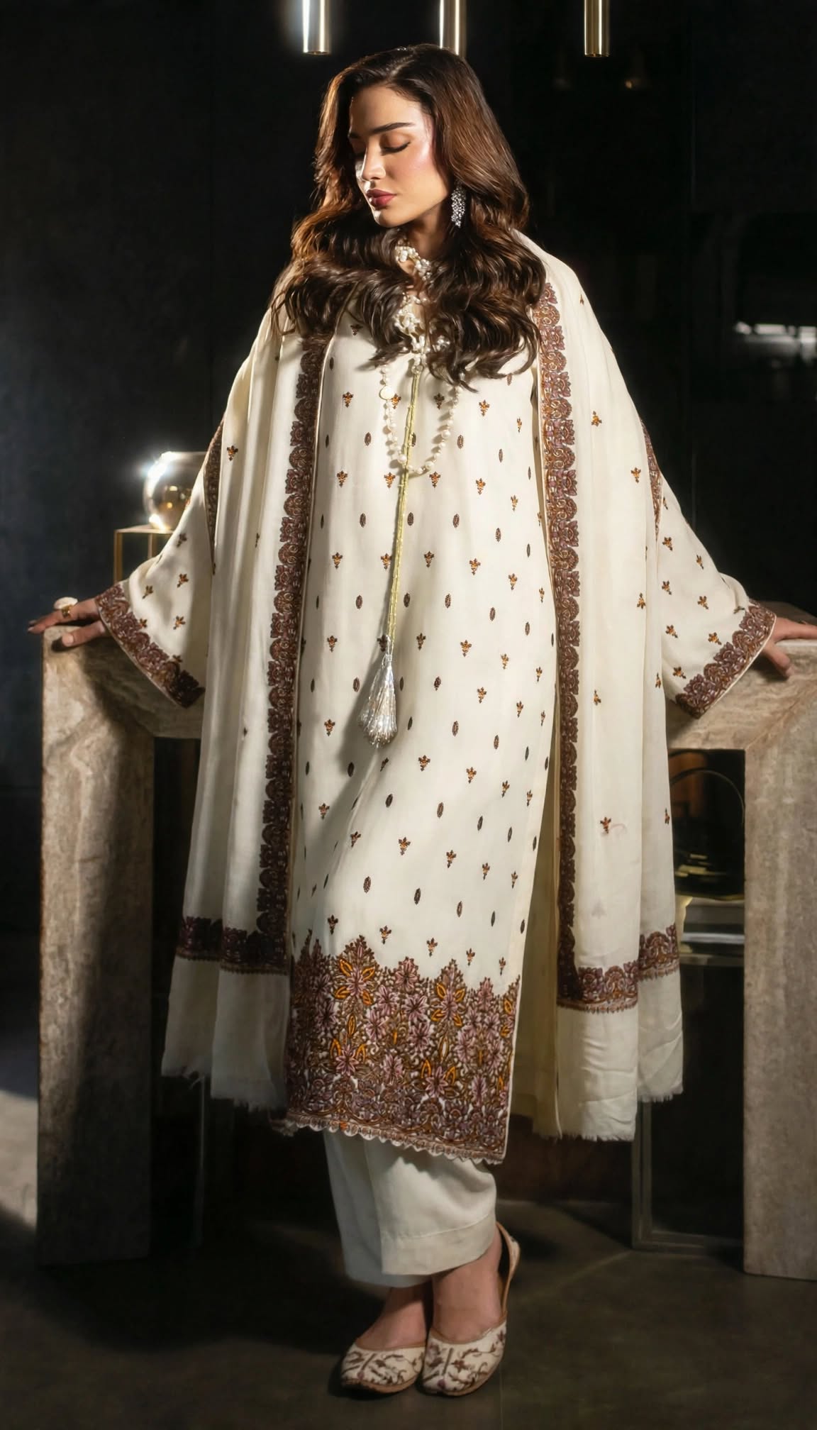 Pashmina kaani White Luxury Collection By Shrenz